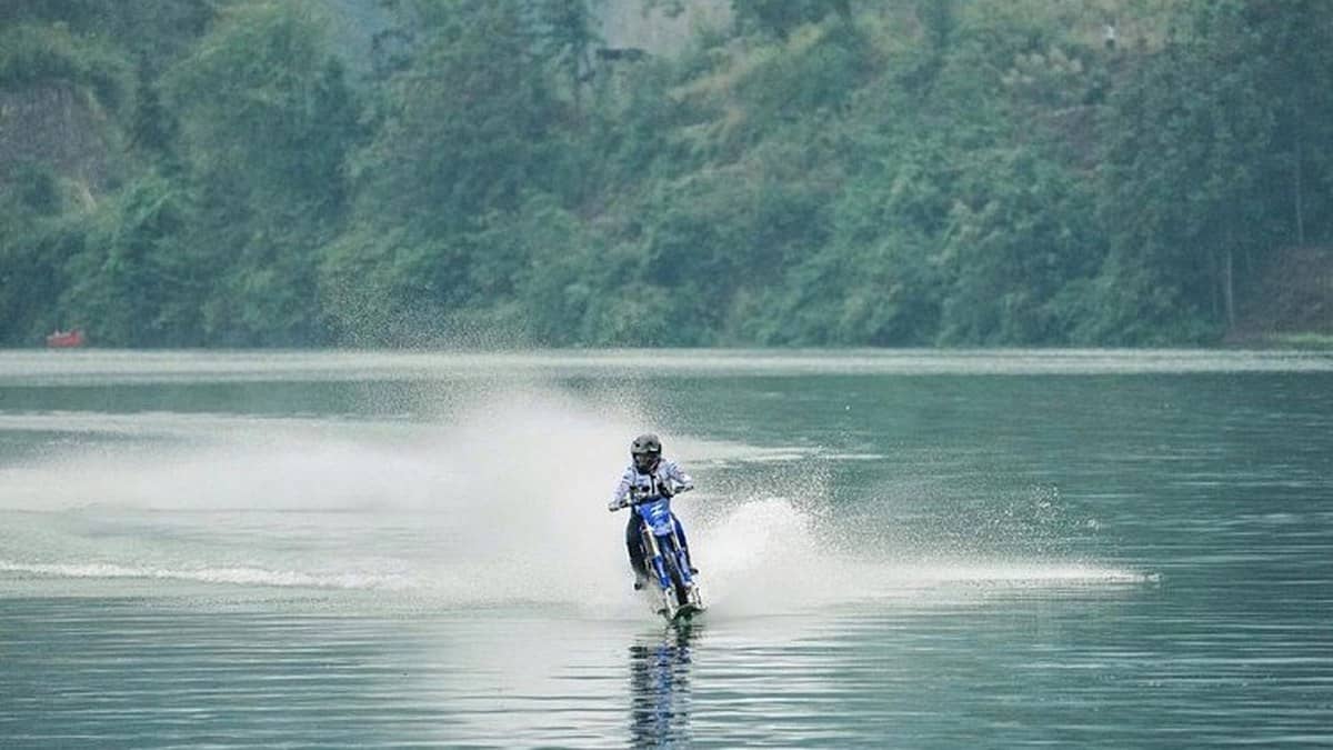 40.74 km on Water: Modified MX450 Sets New Guinness World Record in China - MOTOKS Motorcycle Parts News
